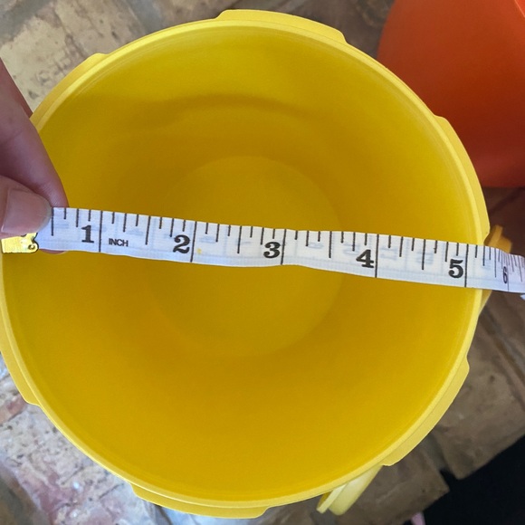 Tupperware - Picture 3 of 14